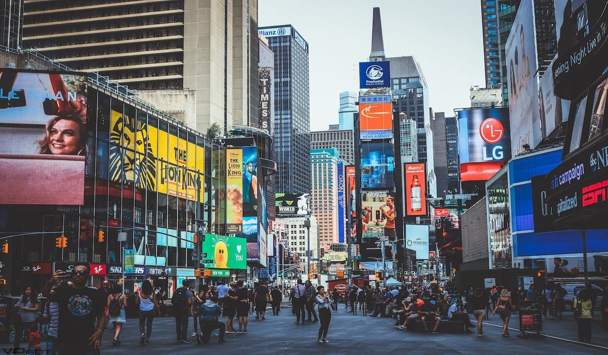 Crise migratória Nova York impõe obstáculos a solicitantes de asilo