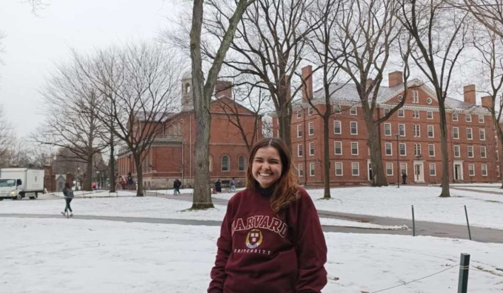 Brasileira brilha em debate internacional: Aluna conquista prêmio na simulação da ONU em Boston!